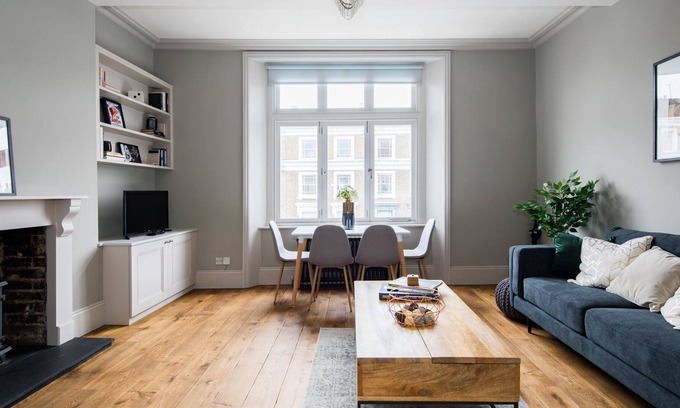 Primrose Hill Apartment | Homely Parkside Home in Primrose Hill