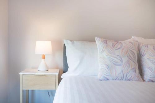 Prospect Vale House | Homely Suburban Delight With Parking & Wi-fi