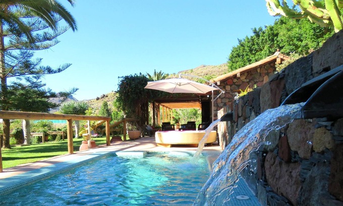 San Bartolome de Tirajana Villa | Homerez - Spacious villa With garden and mountain view