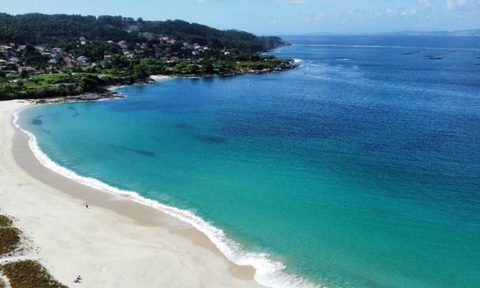 Cangas Apartment | Homerez - 100 m away from the beach! Beautiful apartement for 4 ppl. at Vilanova