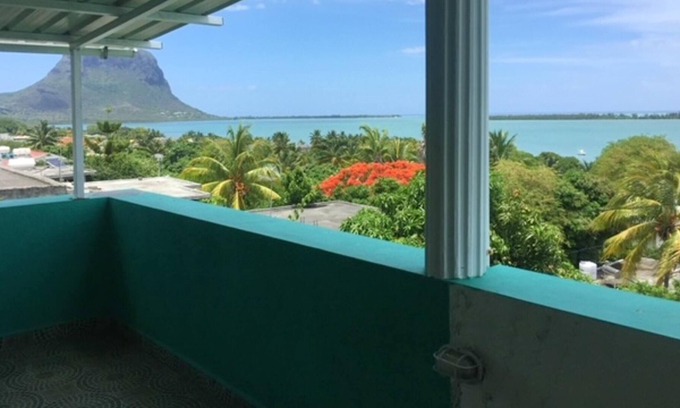 La Gaulette Apartment | Homerez - 100 m away from the beach! Appartement for 2 ppl. at La Gaulette