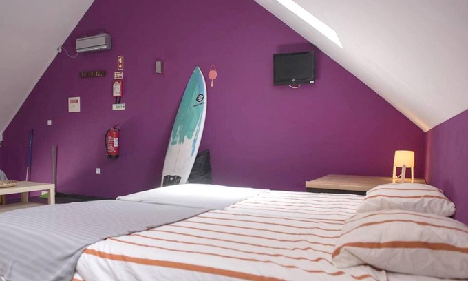 Peniche de Cima House | Homerez - 100m from the beach! Exceptional house for 3 pers. in Peniche