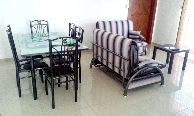 Flic-en-Flac Apartment | Homerez - 200 m away from the beach! Appartement for 6 ppl. with shared pool