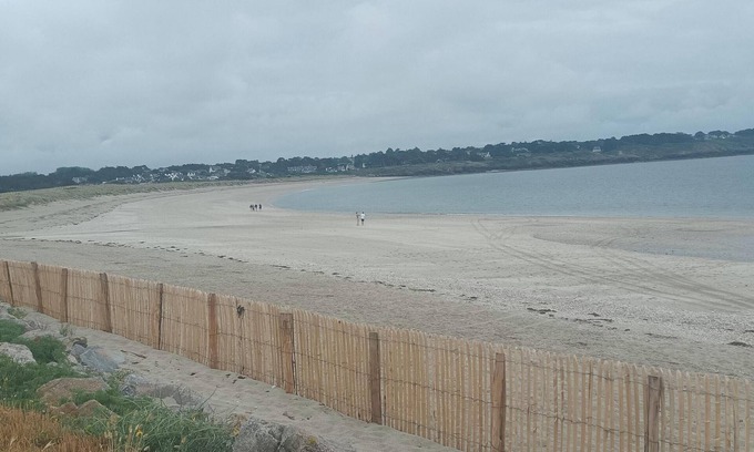 Saint-Gildas-de-Rhuys Apartment | Homerez - Apartment in Saint-Gildas-de-Rhuys