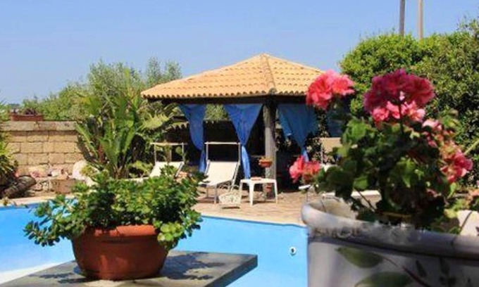 Castrignano del Capo Apartment | Homerez - Appartement for 5 ppl. with shared pool at Castrignano del Capo