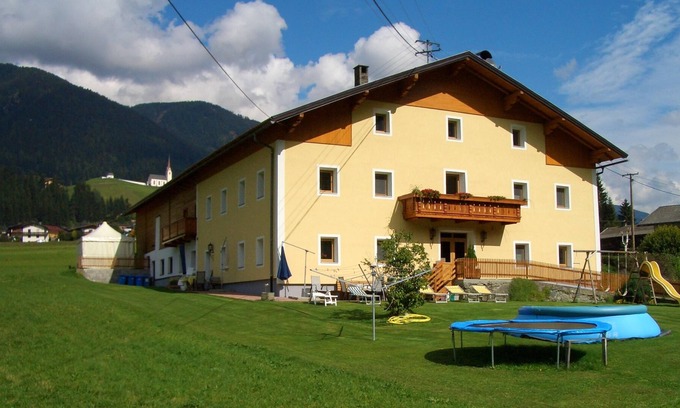 Strassen Apartment | Homerez - Appartement 5 km away from the slopes for 4 ppl. with shared pool