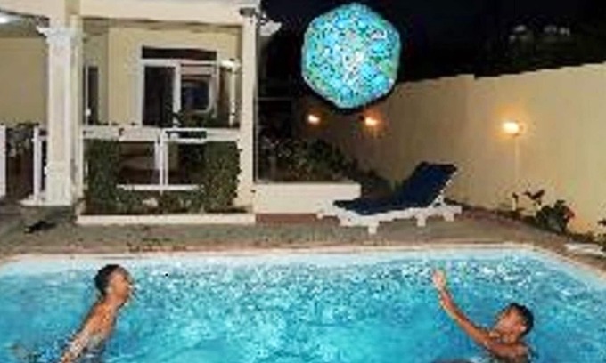 Grand-Baie Apartment | Homerez - Appartement 400 m away from the beach for 4 ppl. with shared pool