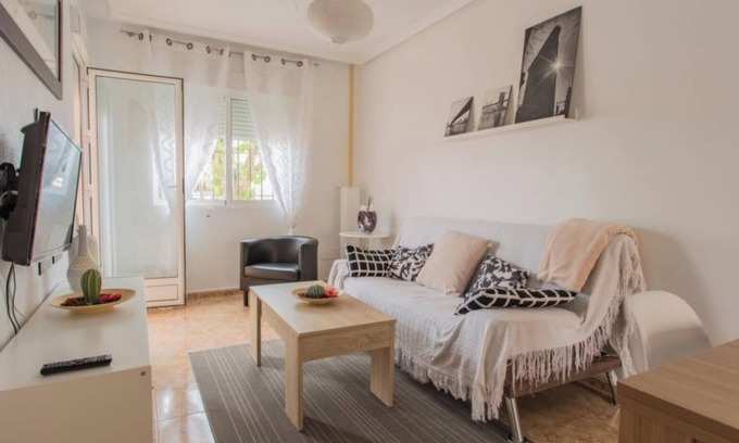 Los Alcazares Apartment | Homerez - Apt Los Alcázares + pool.
