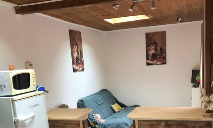 Pierrefitte-sur-Seine Apartment | Homerez - Beautiful appartement for 6 ppl. with terrace at Pierrefitte-sur-Seine