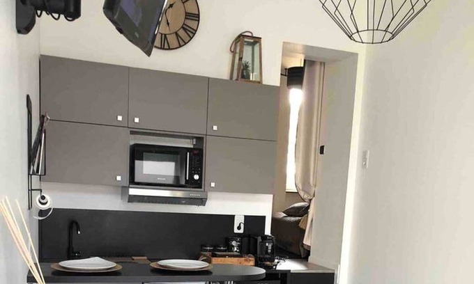 Vallieres Apartment | Homerez - Beautiful studio for 2 ppl. at Clermont-Ferrand