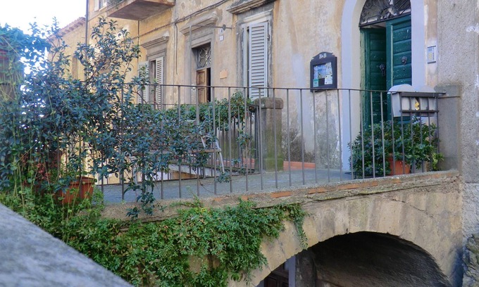 Caprarola Apartment | Homerez - Beautiful appartement for 3 ppl. with balcony at Caprarola