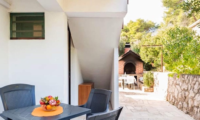 Zavala Apartment | Homerez - Beautiful studio for 2 ppl. at Zavala