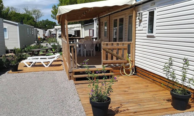 La Cote Radieuse House | Homerez - Bungalow in Canet-en-Roussillon
