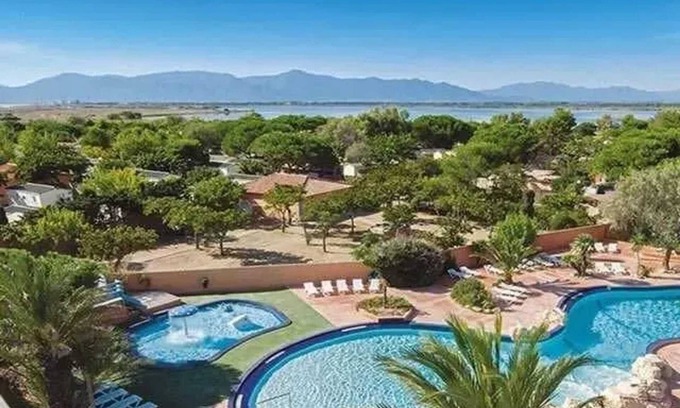 Canet-Plage House | Homerez - Bungalow in Canet-en-Roussillon
