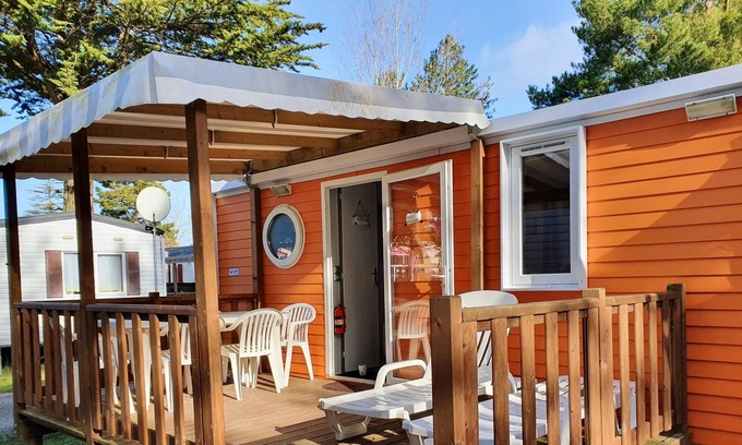 Saint-Jean-de-Monts House | Homerez - Bungalow 2 km away from the beach for 6 ppl. with shared pool