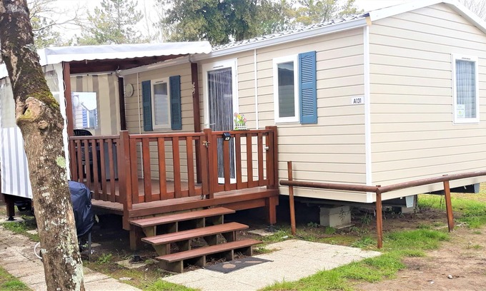 Saint-Jean-de-Monts House | Homerez - Bungalow 1 km away from the beach for 4 ppl. with shared pool