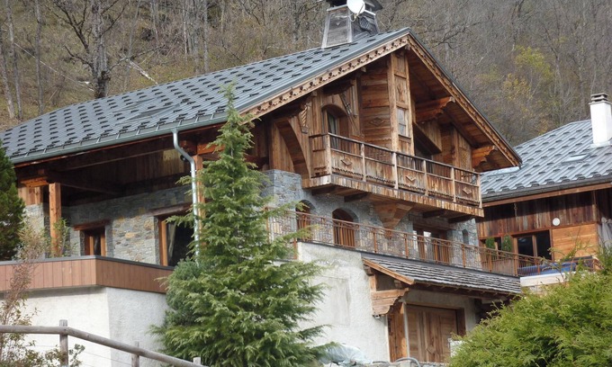 Champagny-en-Vanoise Ski Chalet | Homerez - Chalet in Champagny-en-Vanoise