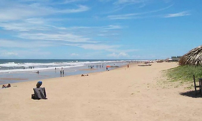 Barra do Jacuipe Ski Chalet | Homerez - Chalet in Jacuipe, Pool and Sea View