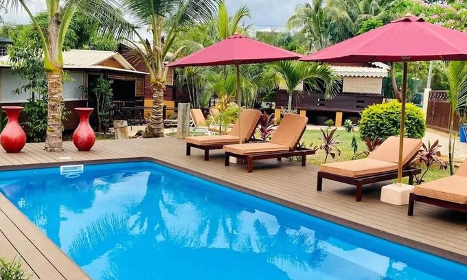 Albion House | Homerez - Charming House in Albion with Shared Pool
