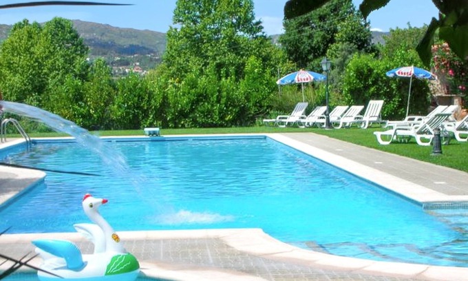 Pedraca House | Homerez - Comfortable house with mountain view and shared pool