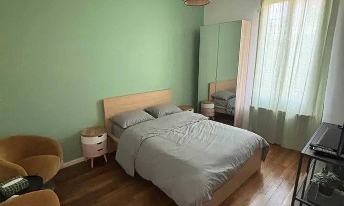 Stains Apartment | Homerez - Cosy apartment in Stains with free parking - 26 m²