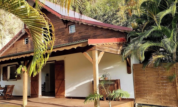 Point d'Or House | Homerez - Cosy house in Les Abymes with relaxing jacuzzi