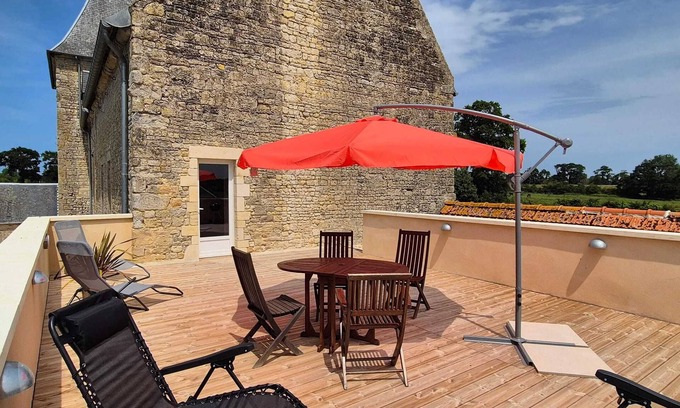 Saint-Pierre-du-Mont House | Homerez - House in Saint-Pierre-du-Mont