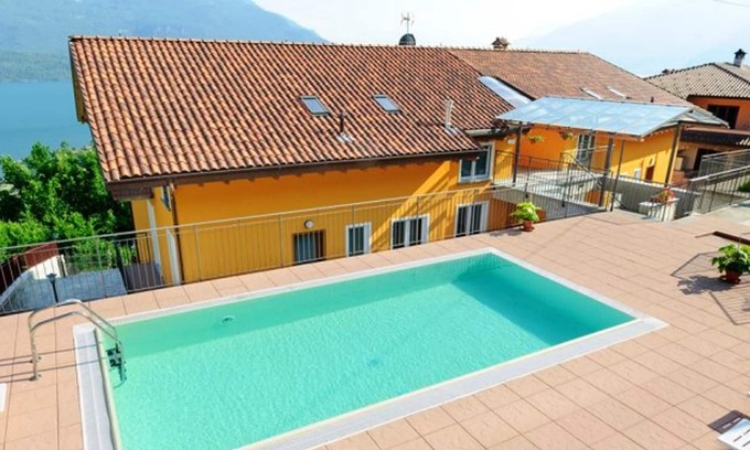Vercana House | Homerez - House 2 km away from the beach for 4 ppl. with shared pool at Vercana
