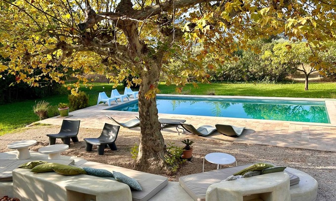Gemenos Villa | Homerez - Large Provençal Villa with Private Pool in Gémenos
