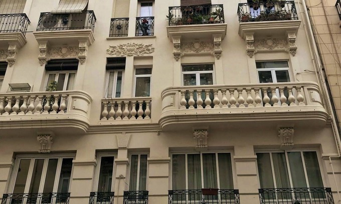 Eixample Apartment | Homerez - Modern Apartment in València - 75 m²