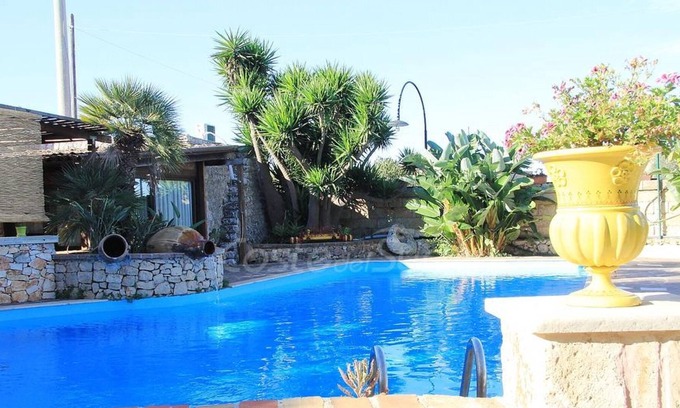 Castrignano del Capo Apartment | Homerez - Nice appartement 4 km away from the beach for 6 ppl. with shared pool