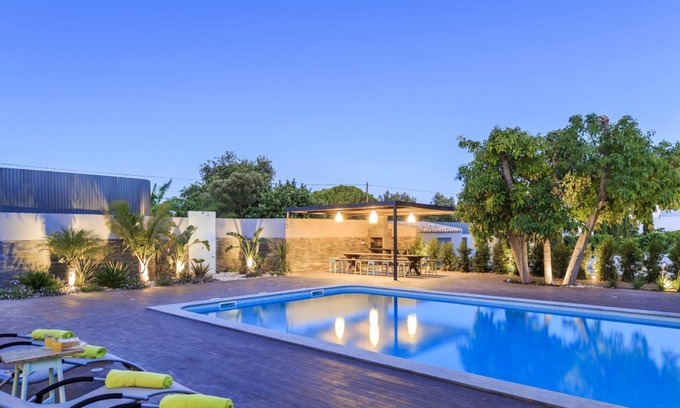 Olhao Apartment | Homerez - Nice appartement 3 km away from the beach for 2 ppl. with shared pool
