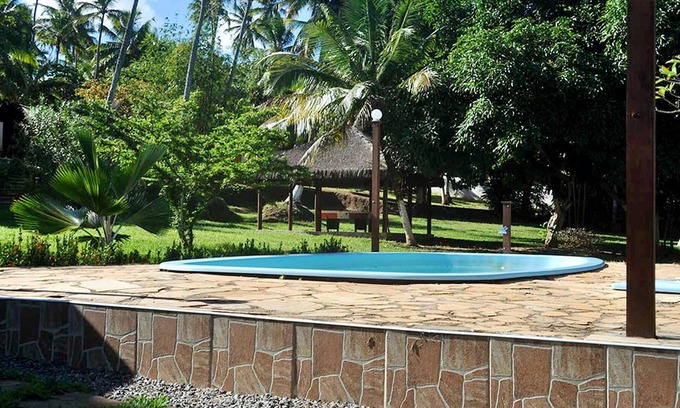 Barra do Jacuipe Ski Chalet | Homerez - Nice chalet 4 km away from the beach for 3 ppl. with shared pool
