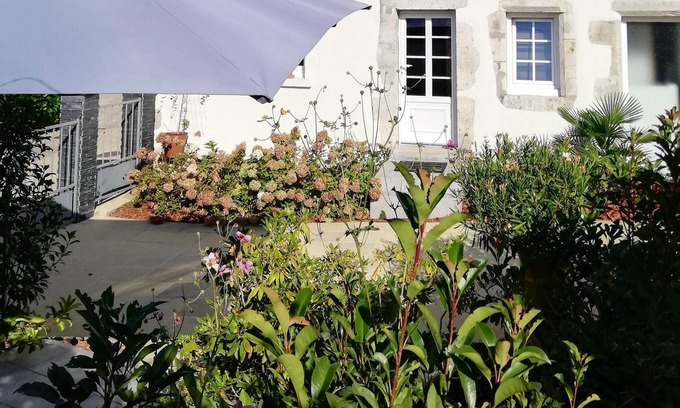 Saint-Gondon House | Homerez - Nice house with garden and terrace & Wifi