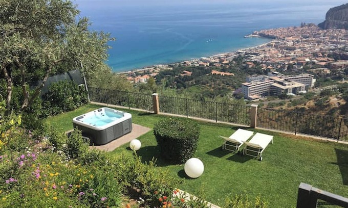 Cefalu Villa | Homerez - Seafront Villa in Cefalù with Private Jacuzzi