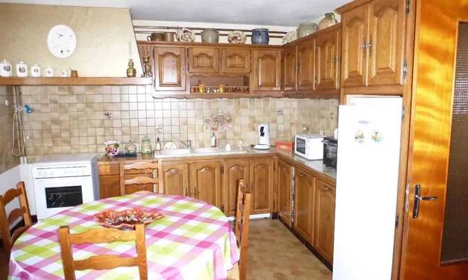 Saint-Andre-de-Lidon House | Homerez - Spacious house for 8 ppl. at Saint-André-de-Lidon