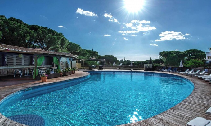 Vale do Lobo House | Homerez - Spacious house in Loulé with shared pool