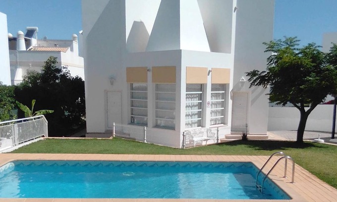 Vale de Carro Villa | Homerez - Spacious villa 900 m away from the beach for 6 ppl. with swimming-pool