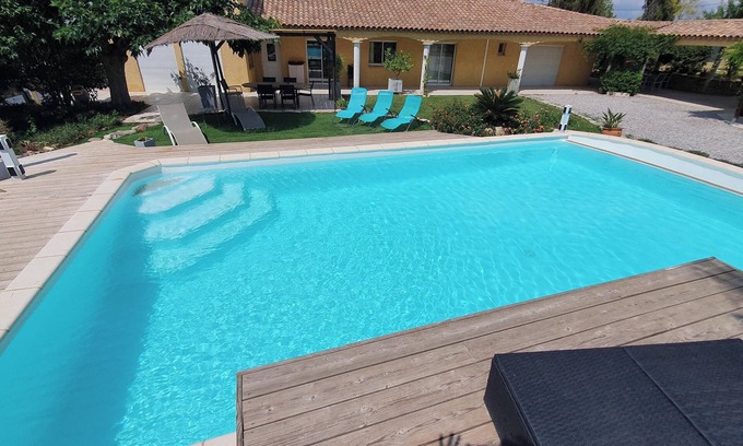 Beziers Villa | Homerez - Spacious villa in Béziers with private pool and jacuzzi