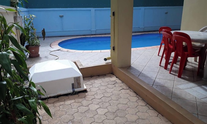 Pereybere Villa | Homerez - Sunny villa in Pereybere with private pool