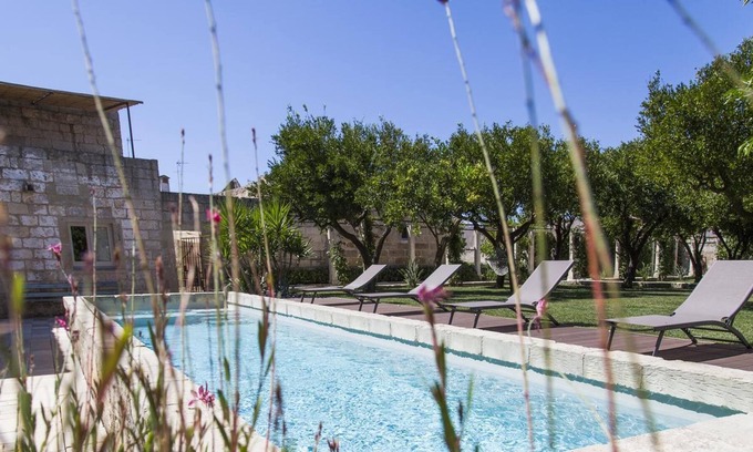 Giuggianello Villa | Homerez - Villa 10 km from the beach for 8 pers. with swimming pool and garden