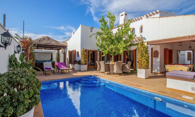 Caserio Los Tarquinos Villa | Homerez - Villa for 14 ppl with swimming-pool, sauna and jacuzzy at Murcia