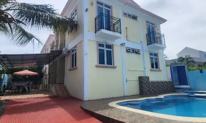 Flic-en-Flac Villa | Homerez - Villa in Flic en Flac, private pool