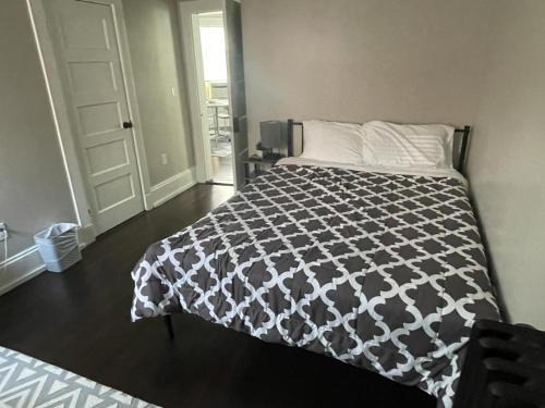 Meeting House Hill House | HomeStay B&B in Boston - 3 locations in Dorchester