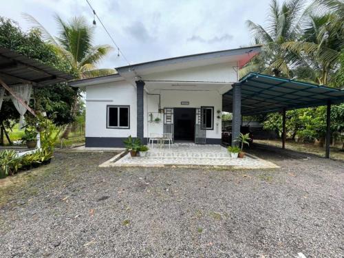 Pasir Puteh House | Homestay Che Nor Pasir Puteh