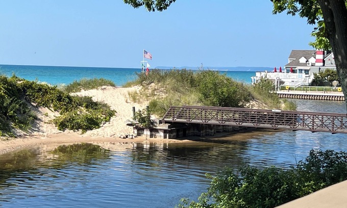 Maple City Condo | Homestead Resort - Lake Michigan Frontage 1 Bdrm Condo - (sleeps 4) - Glen Arbor