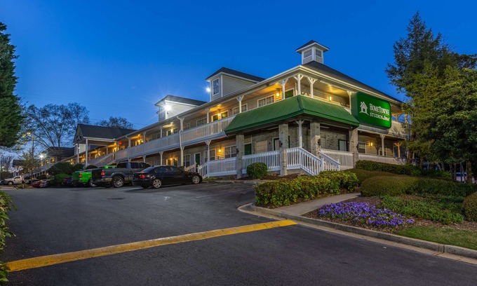Norcross Hotel | HomeTowne Studios by Red Roof Atlanta NE - Norcross South