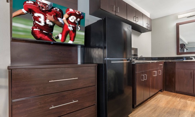 Montgomery Hotel | HomeTowne Studios by Red Roof Montgomery - Midtown