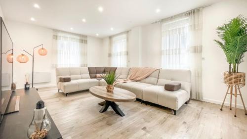 Cluses House | HOMEY SAKINE- Proche centre- Netflix- Wifi