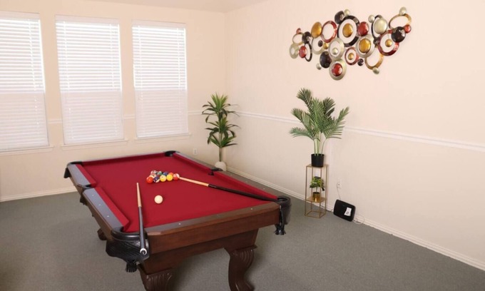 Wylie House | Homify360 | Luxe Lounge - 5BR Home with Media room
